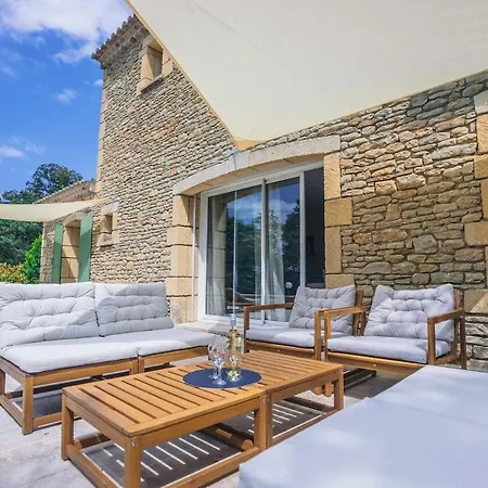 Uzes - Climatisation, Piscine Et Petanque * Vallabrix