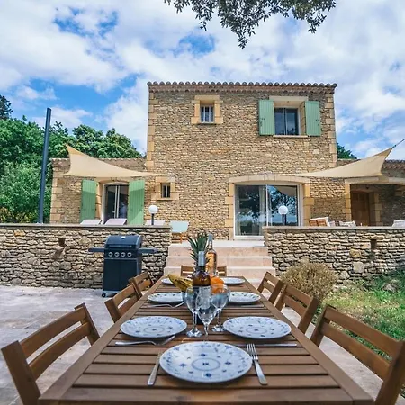 Uzes - Climatisation, Piscine Et Petanque * Vallabrix