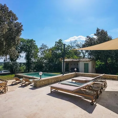 Climatisee, Piscine Et Terrain De Petanque Vallabrix