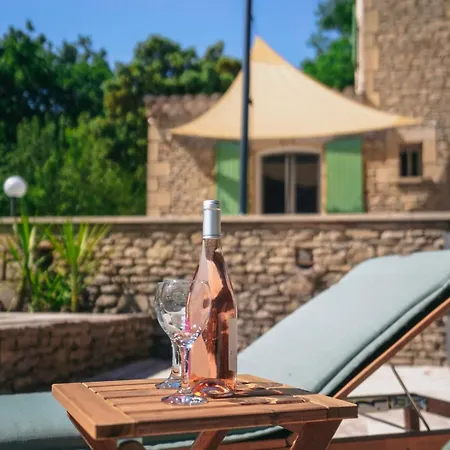 Uzes - Climatisation, Piscine Et Petanque 빌라