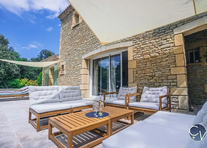 Uzes - Climatisation, Piscine Et Petanque * Vallabrix