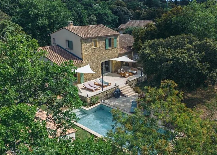 Uzes - Climatisation, Piscine Et Petanque Vila *
