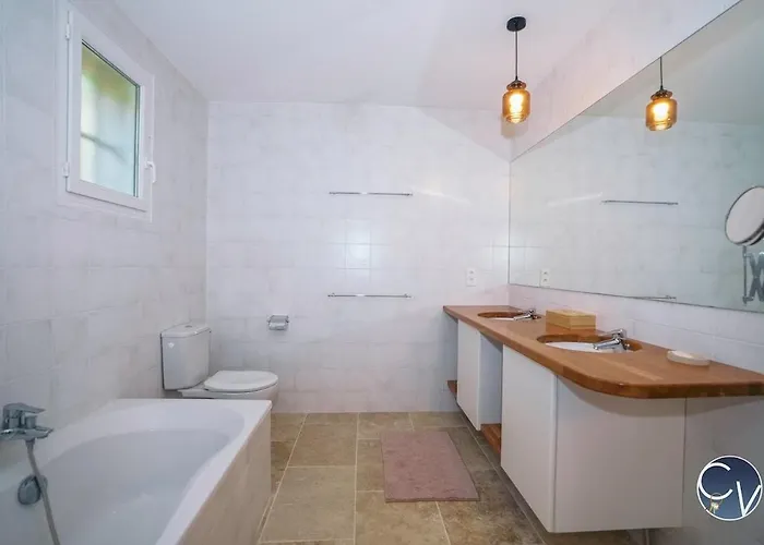 Villa Uzes - Climatisation, Piscine Et Petanque Vallabrix